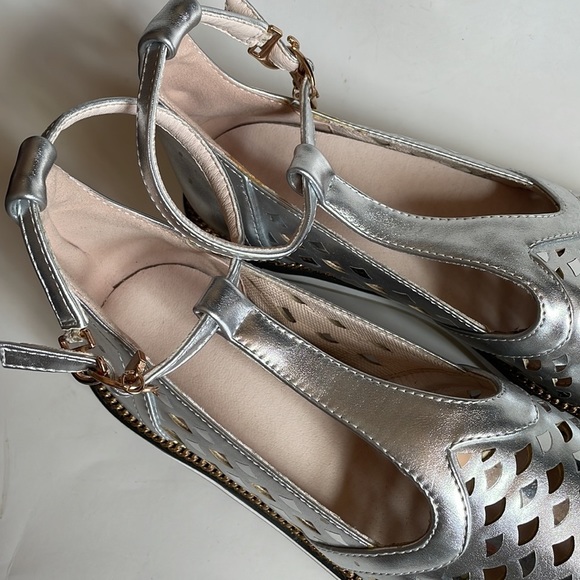 Silver Perforated Ankle Strap Stacked Heel Custom Made Dance Shoes size 7 - Picture 4 of 15